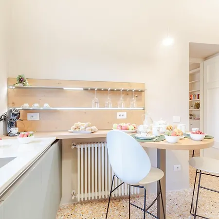 Artful Living In A Noble Appartement *