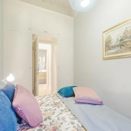 Artful Living In A Noble Appartement *