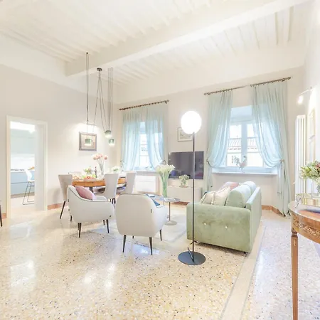 Artful Living In A Noble Lucca