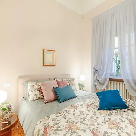 Appartement Artful Living In A Noble Lucca